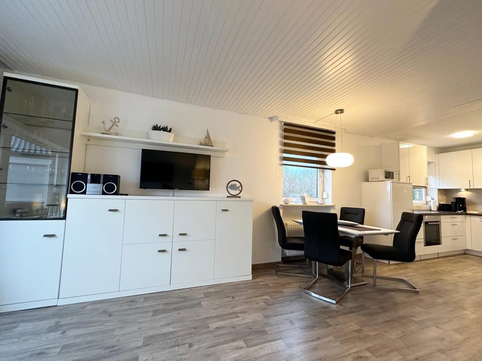 Kitchen or kitchenette, Living room, Dining area