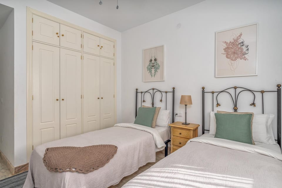 Bedroom, wardrobe