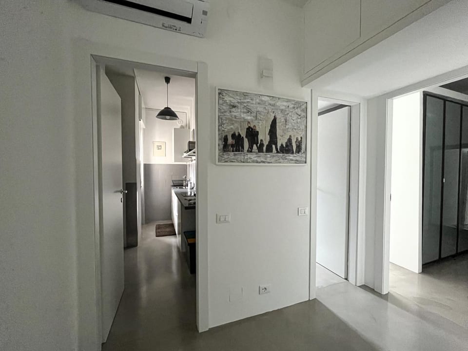wardrobe, air conditioner