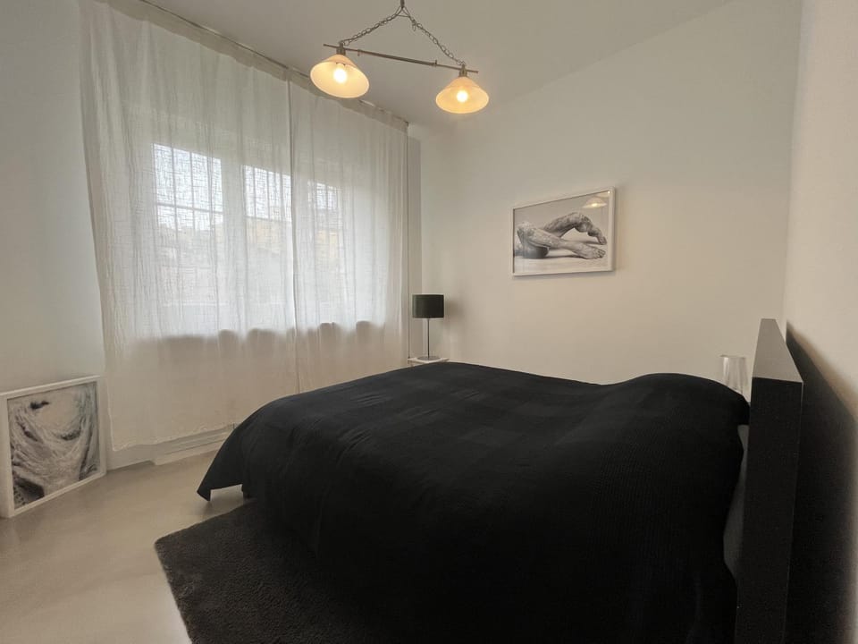 Bed, Photo of the whole room, air conditioner