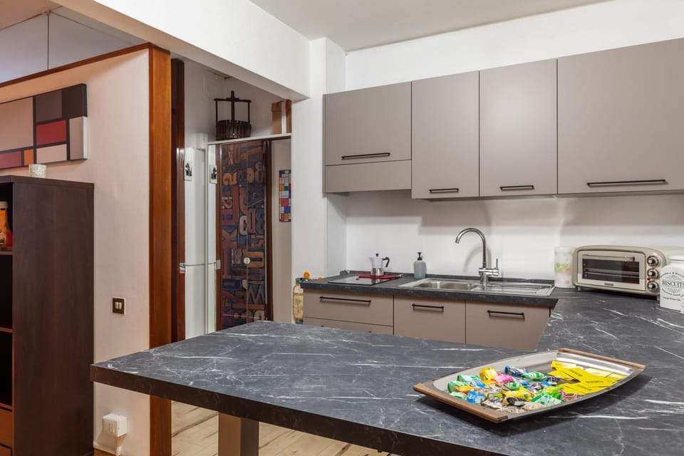 Kitchen or kitchenette, Living room