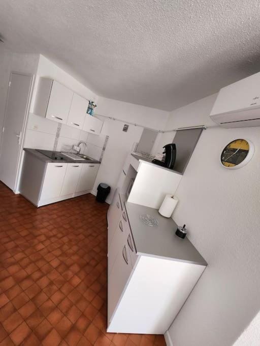 Joli T2 Centre port résidence Quai d'Honneur Apartment in Agde
