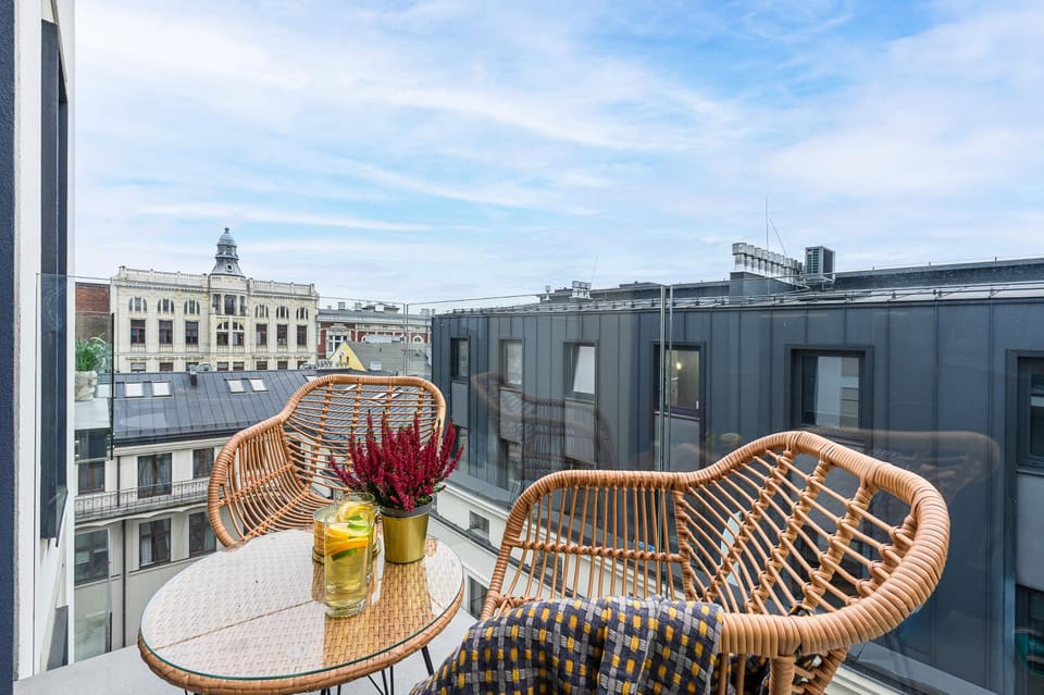 Day, View (from property/room), Balcony/Terrace, City view