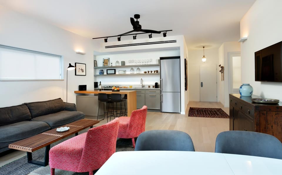 Kitchen or kitchenette, Living room
