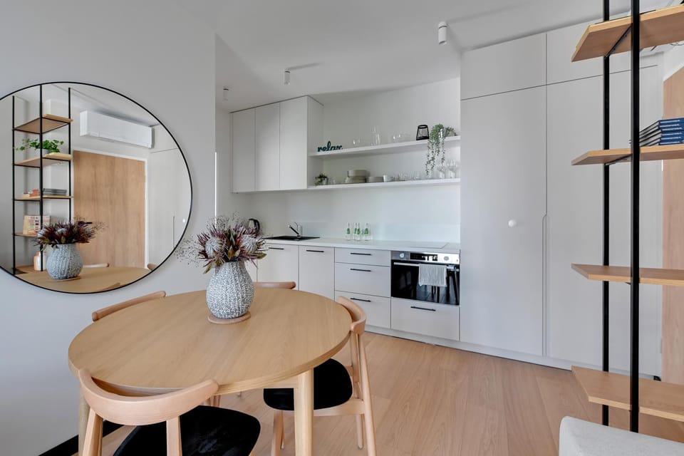 Kitchen or kitchenette, Photo of the whole room, Decorative detail, Dining area, Area and facilities, kitchen