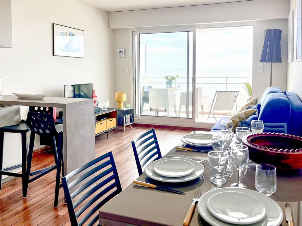 Appartement les pieds dans leau accès direct sur la côte sauvage - 2 pers Apartment in Les Sables-d'Olonne
