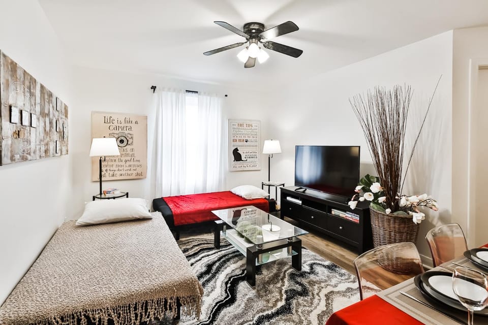 Communal lounge/ TV room, TV and multimedia, Living room, Photo of the whole room, Seating area