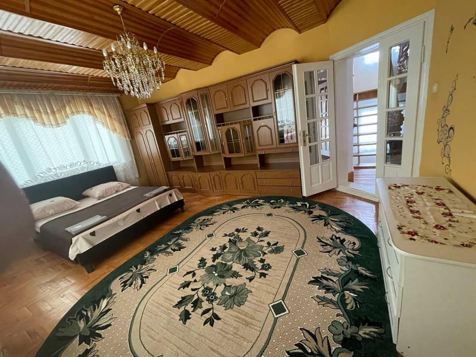 Golden Sun (3-х кім. Апартамент 7 км від Берегова) Apartment in Hungary