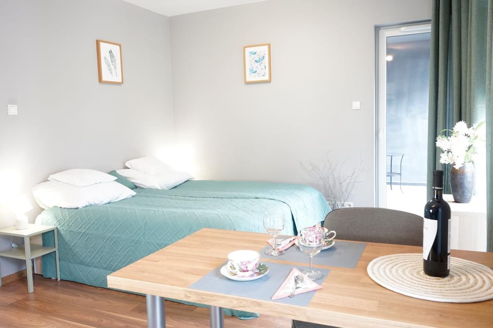 Bed, Living room, Photo of the whole room, Dining area, Bedroom