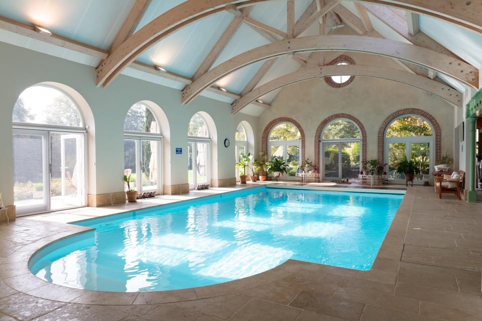 Activities, Swimming pool, sunbed