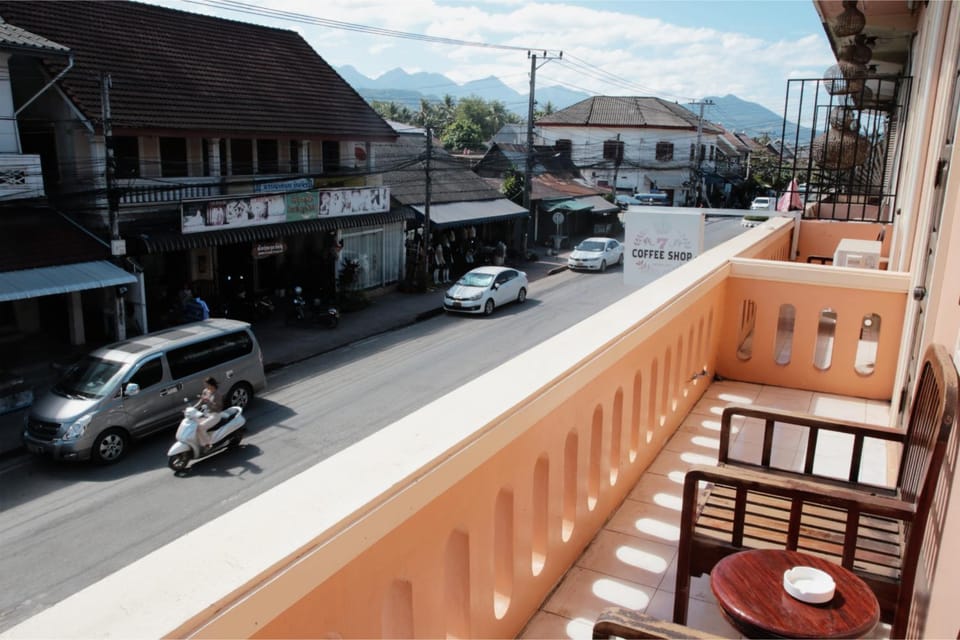 Neighbourhood, Balcony/Terrace, Street view