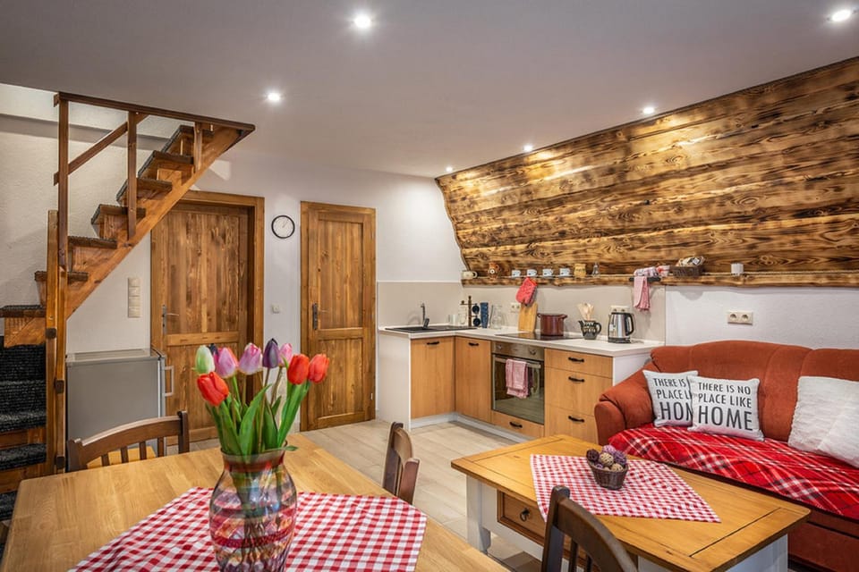 Kitchen or kitchenette, Living room, Seating area, pet friendly, stove