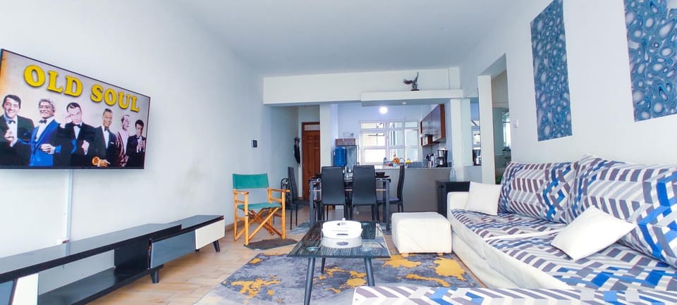 Communal lounge/ TV room, TV and multimedia, Living room, Seating area, Evening entertainment