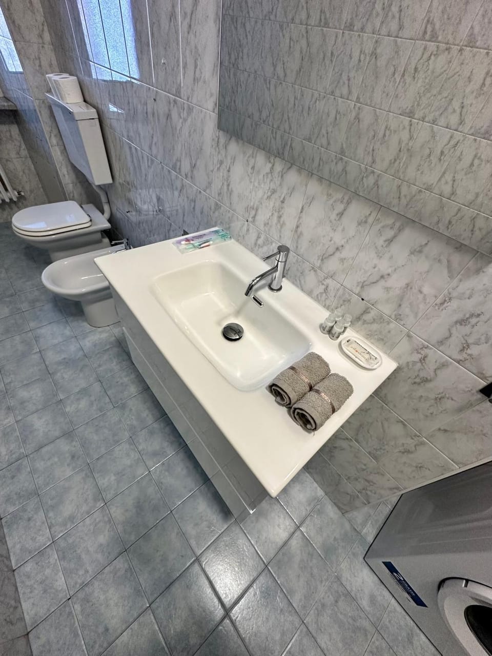 Bathroom, towels