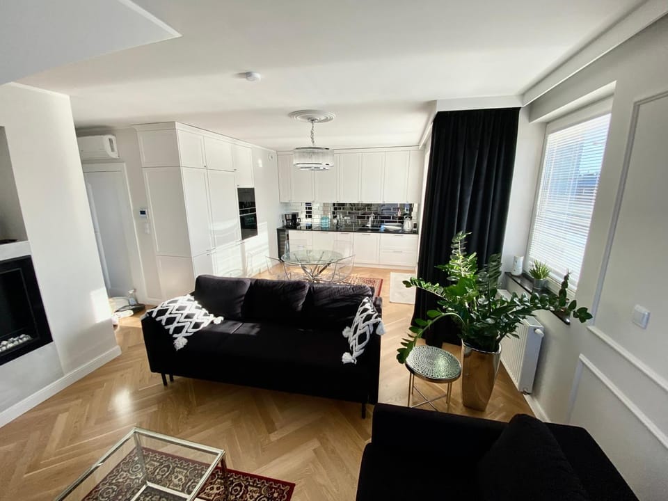 TV and multimedia, Kitchen or kitchenette, Living room, Photo of the whole room, Seating area, flat iron, air conditioner