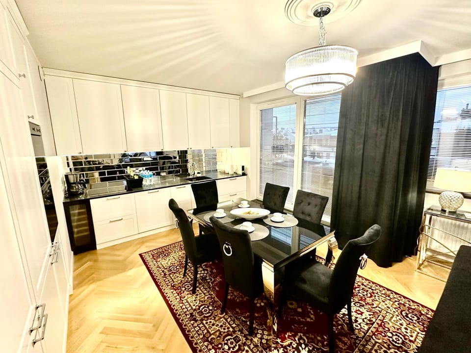 Kitchen or kitchenette, Living room, Seating area, Dining area, minibar, pet friendly, stove
