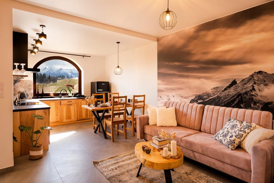 View (from property/room), Living room, Breakfast, Location, flat iron, kitchen