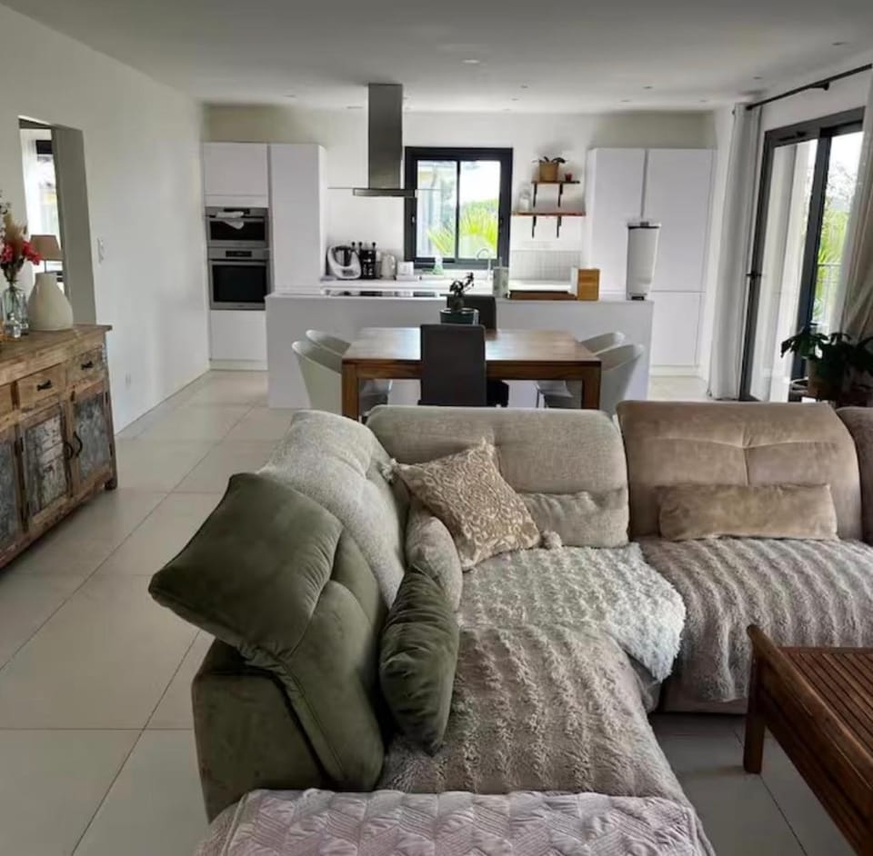 Villa 6 personnes avec grande piscine - 5 min des plages Villa in Roquebrune-sur-Argens