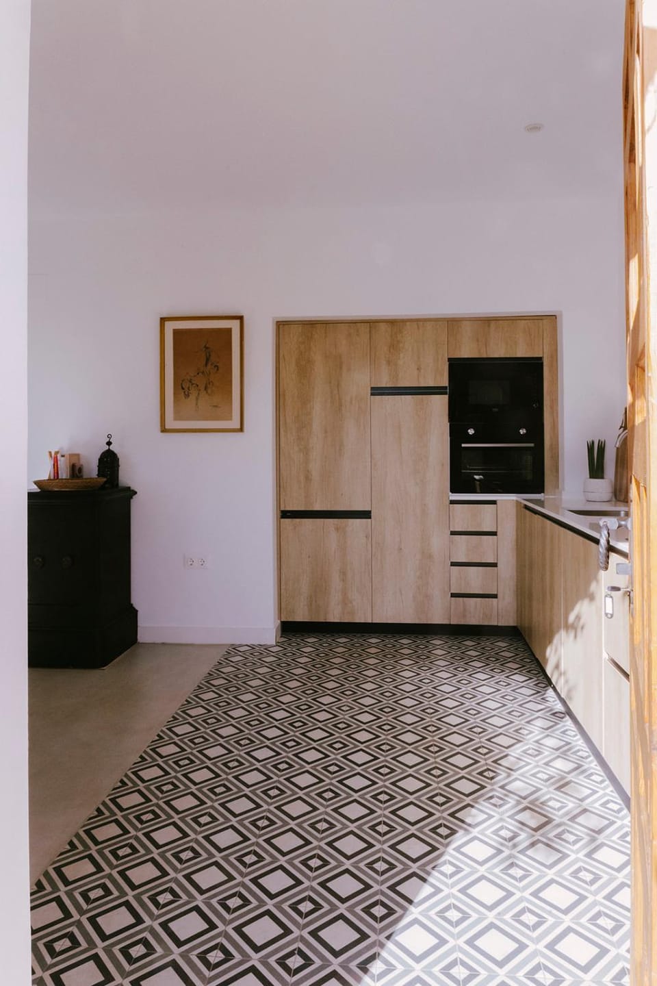 Coffee/tea facilities, dishwasher, microwave, oven, stove, toaster, washing machine, dryer, kitchen