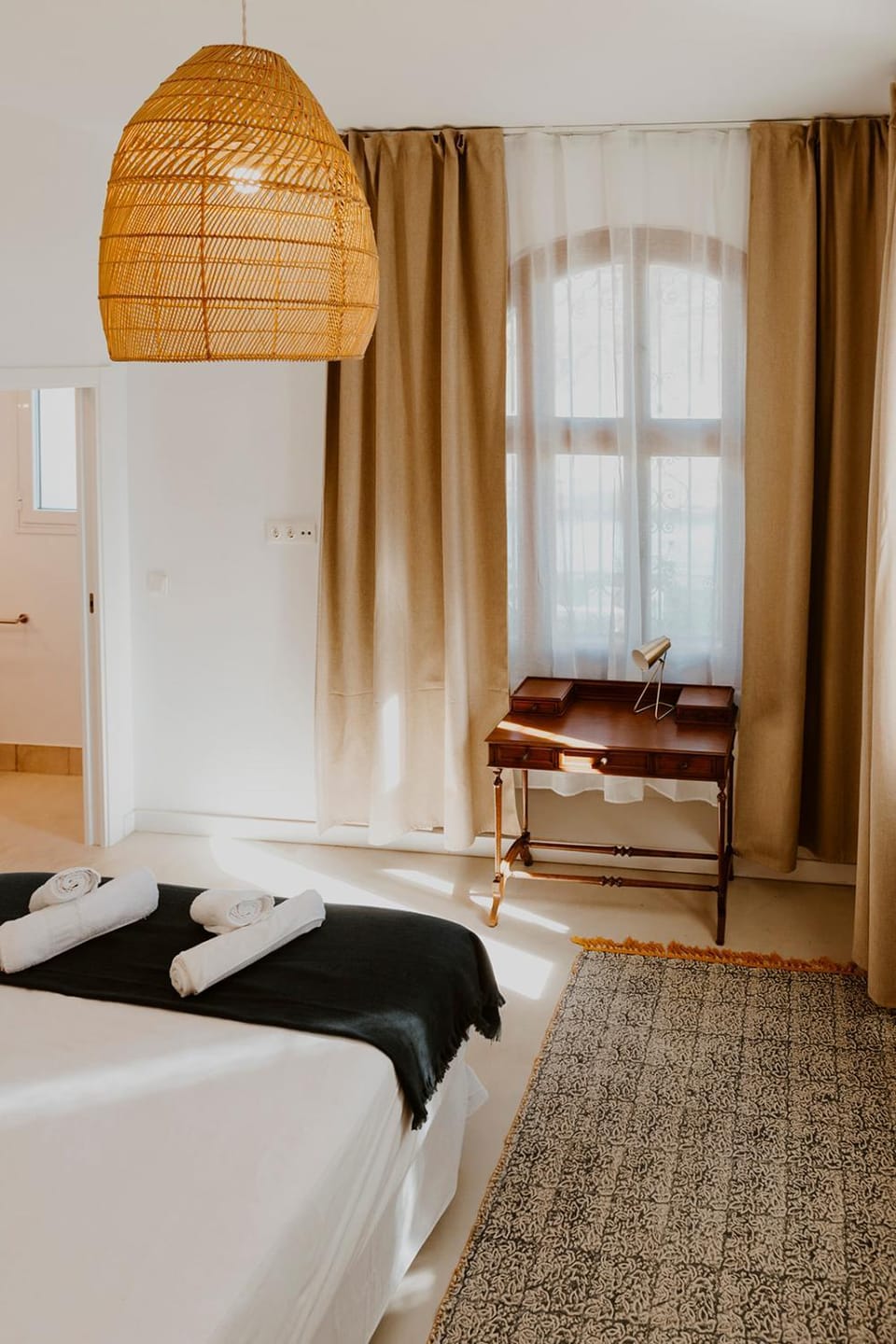 Bedroom, Garden view, Pool view, towels