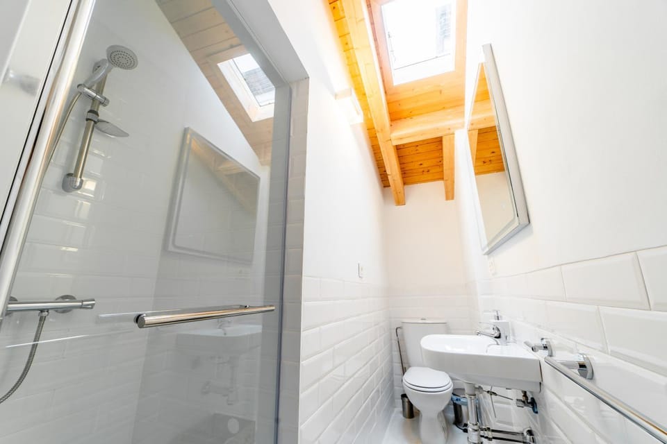 Shower, Bathroom, towels