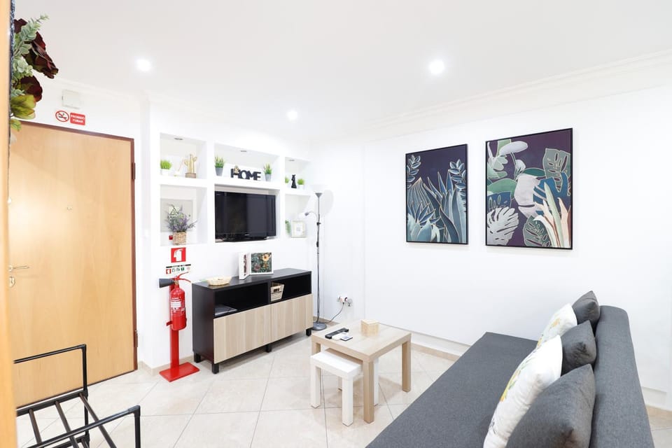 Communal lounge/ TV room, TV and multimedia, Living room, Seating area
