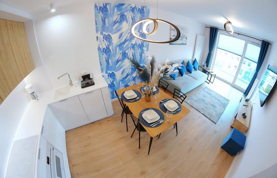 Bed, Kitchen or kitchenette, Living room, Photo of the whole room, Seating area, Dining area