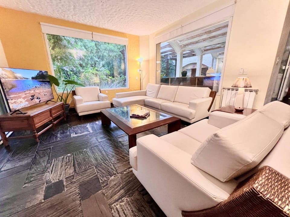 Communal lounge/ TV room, Living room