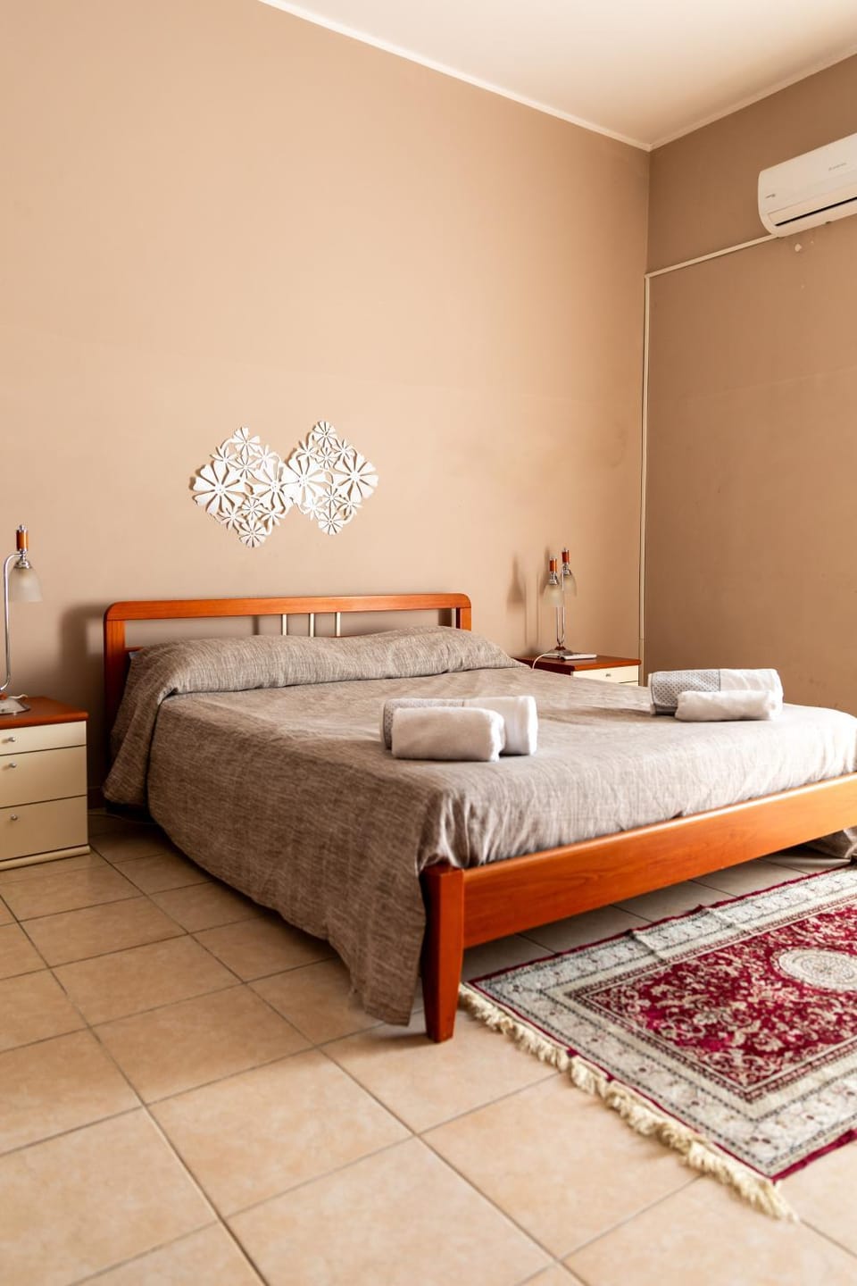 Bed, Bedroom, locker