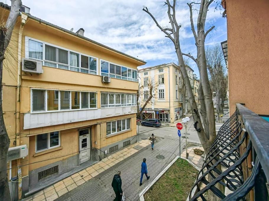 Neighbourhood, City view