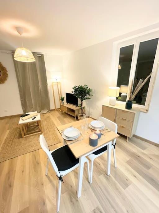/ Cocon \ paisible hyper centre RODEZ Apartment in Auvergne-Rhône-Alpes
