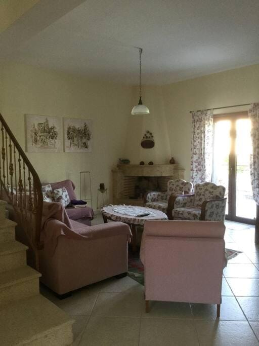 Living room, Seating area