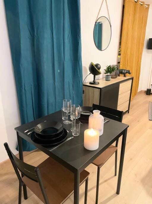 / Nid / paisible hyper centre Apartment in Auvergne-Rhône-Alpes
