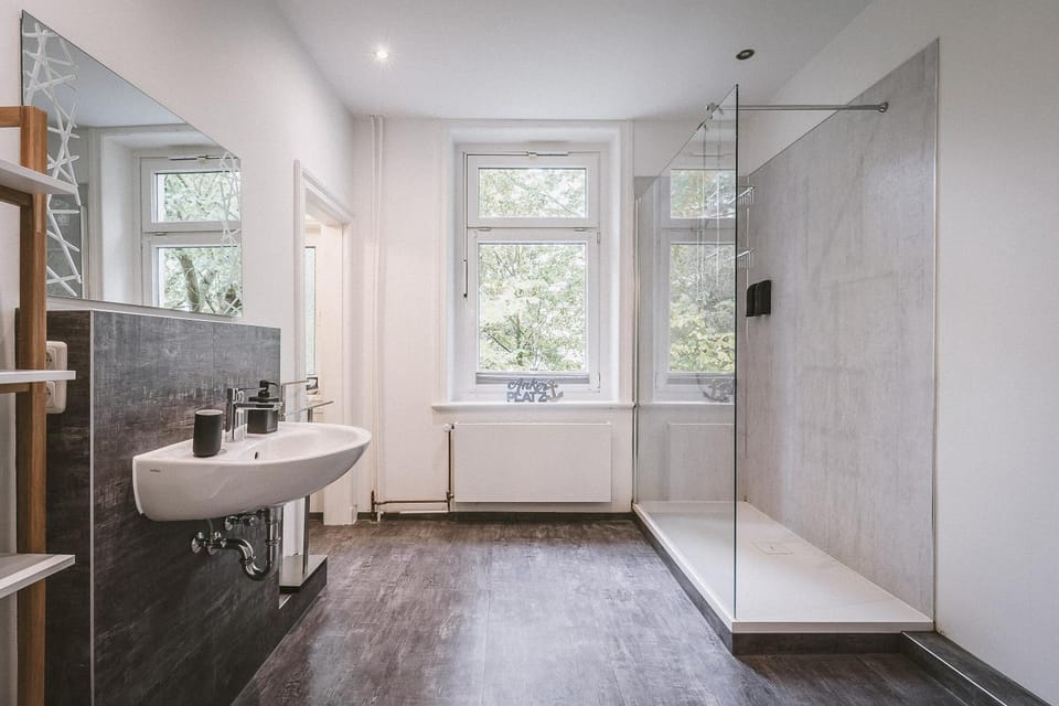 Shower, Bathroom, towels