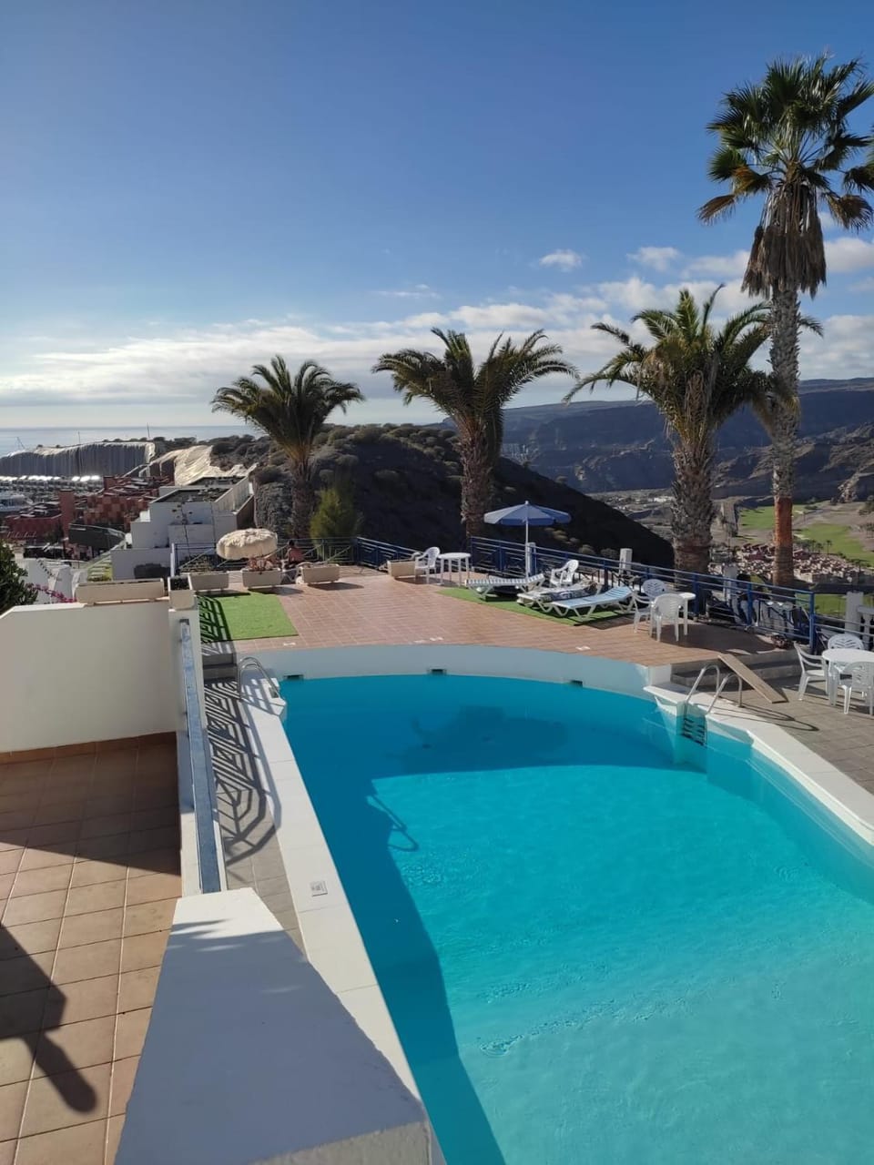 Day, Natural landscape, Swimming pool