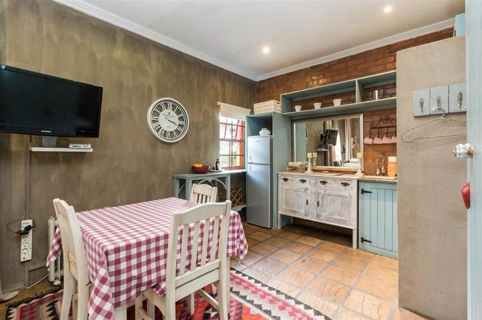 TV and multimedia, Kitchen or kitchenette, Dining area