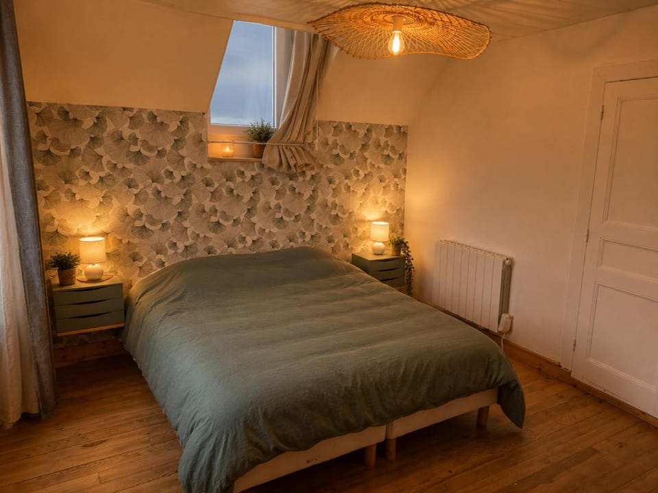 Bed, Bedroom