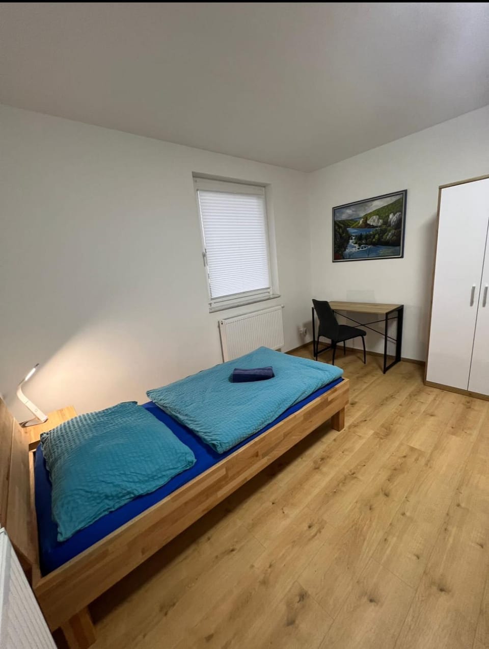 Photo of the whole room, hair dresser