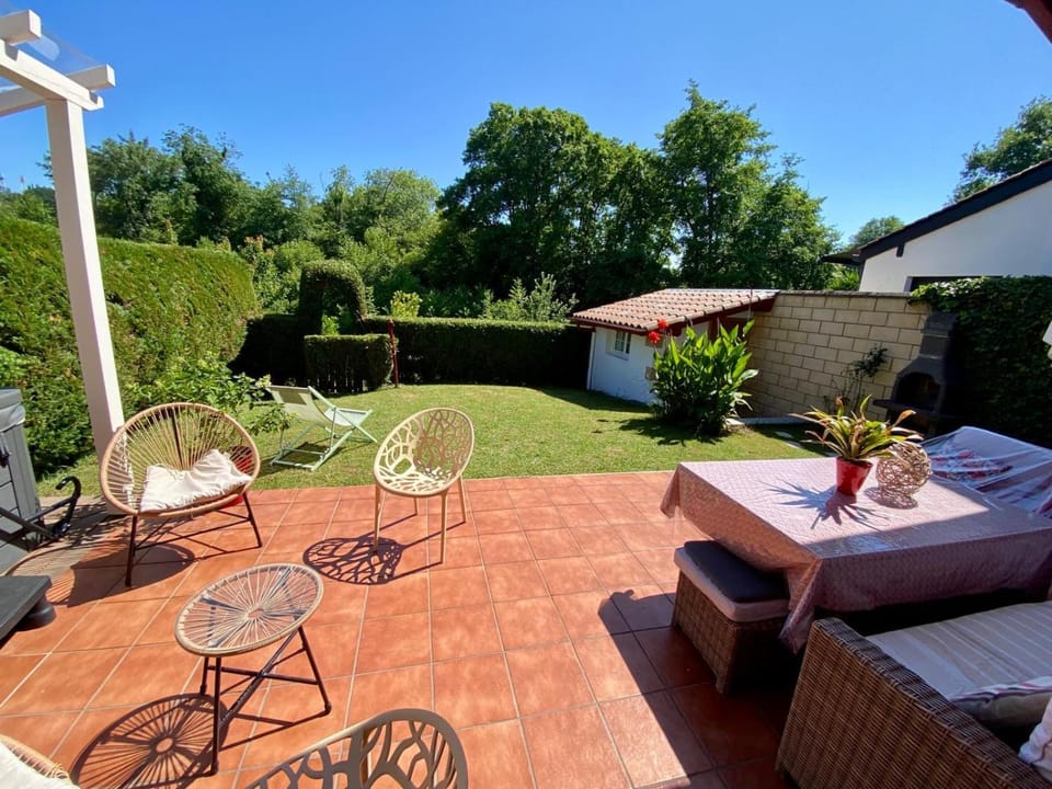1km plage, agréable maison 6 pers classée 3* House in Hendaye