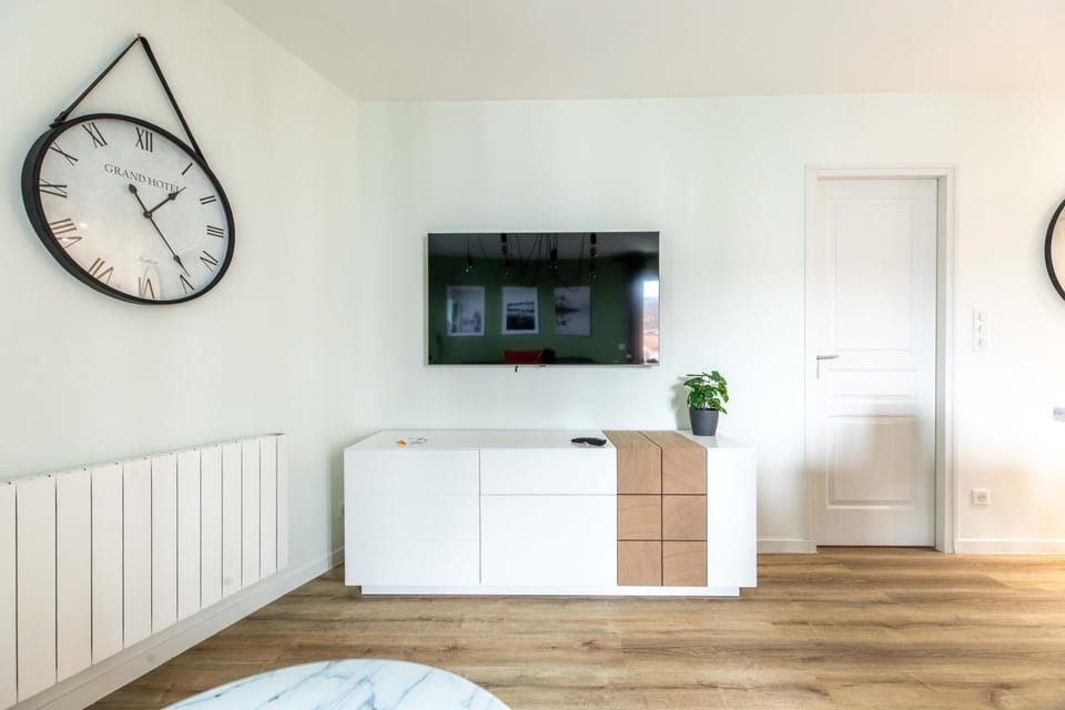 Communal lounge/ TV room, TV and multimedia