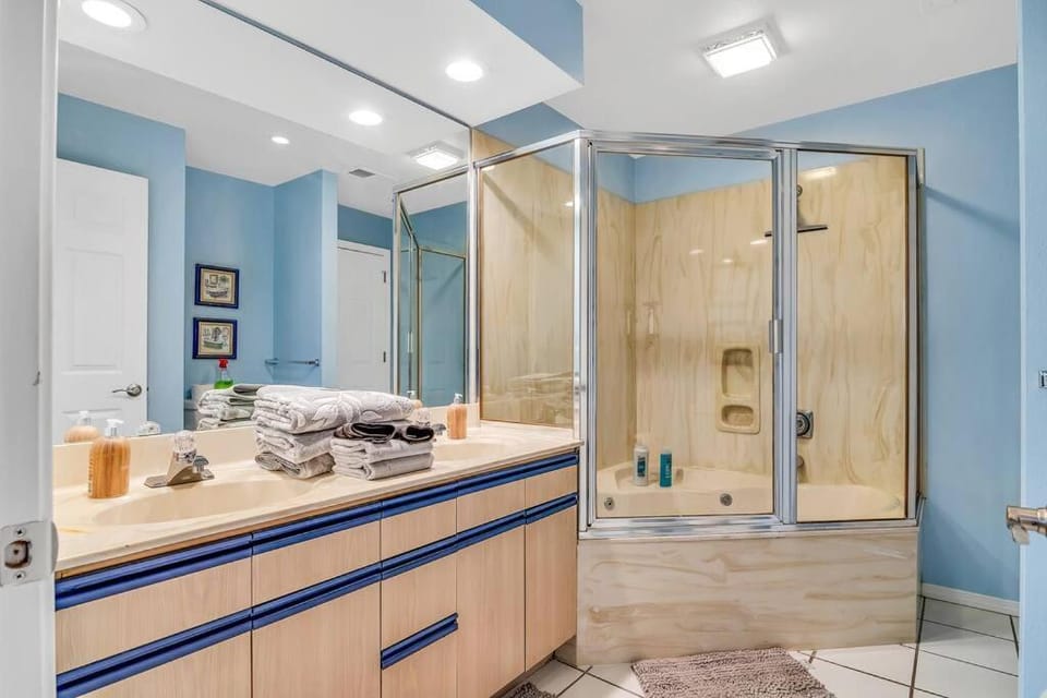 Shower, Bathroom, towels