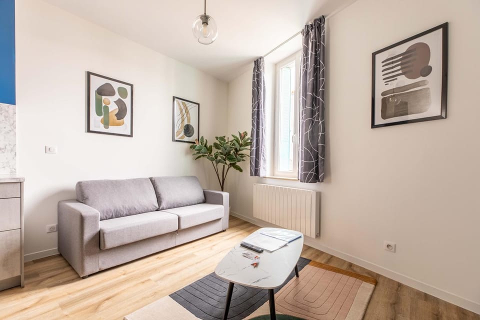 Living room, Photo of the whole room, Seating area