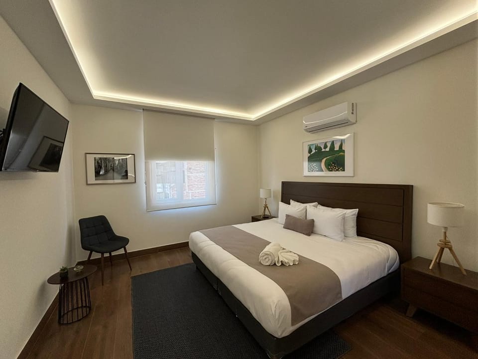 Bed, Photo of the whole room, Bedroom