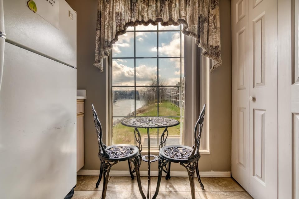 Natural landscape, Seating area, Dining area, Lake view