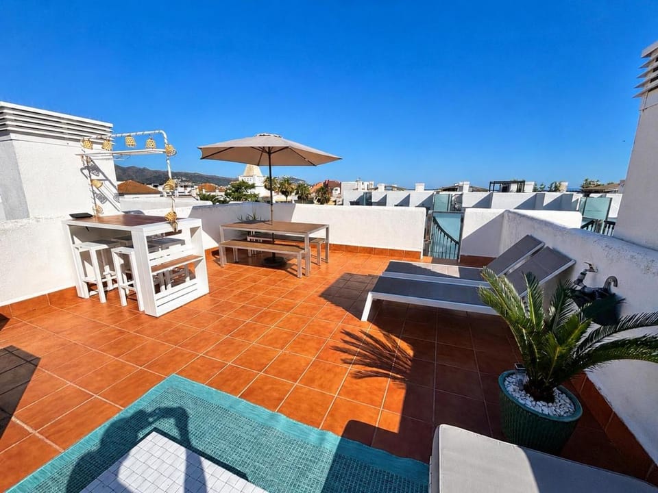 Appartement avec terrasse sur le toit vue mer Apartment in Roses