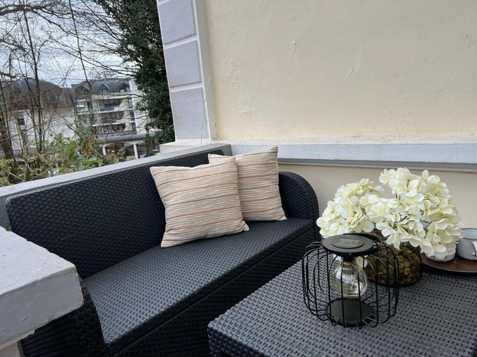 View (from property/room), Balcony/Terrace, Seating area