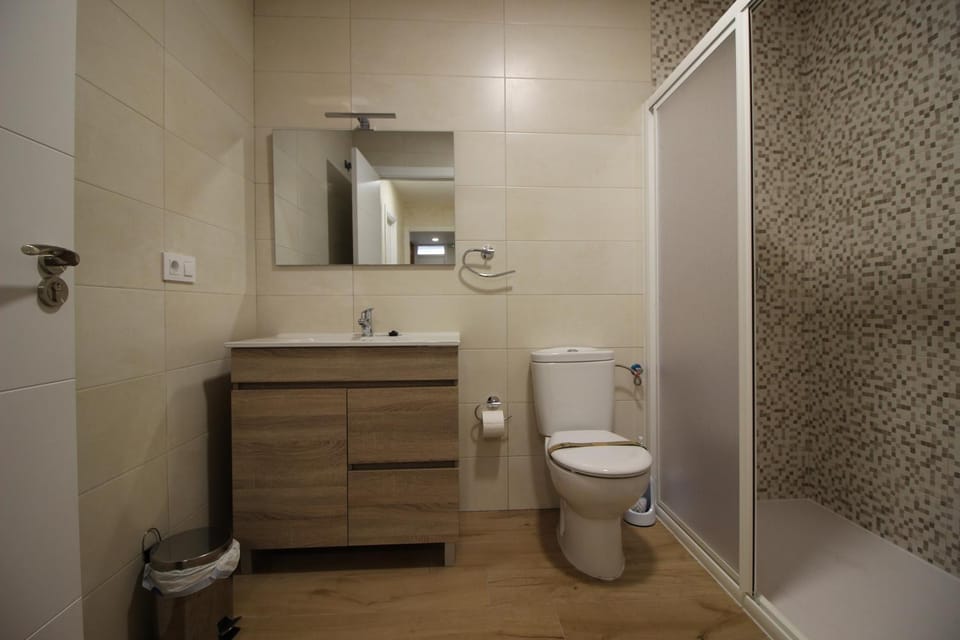 Shower, Toilet, Bathroom