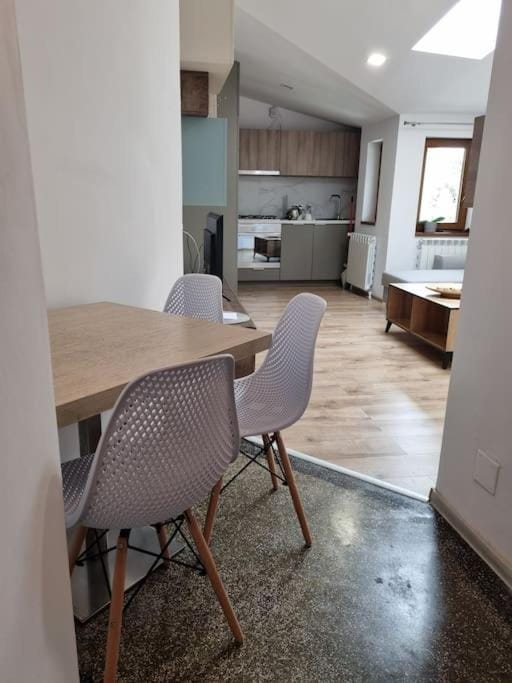 Cozy apartment near city center Apartment in Bucharest