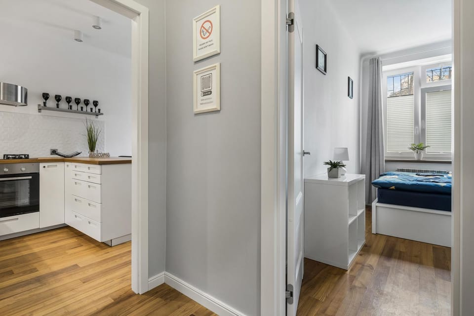 Kitchen or kitchenette, Bedroom