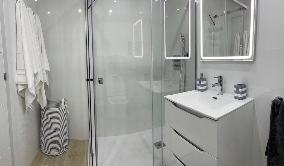 Shower, Bathroom